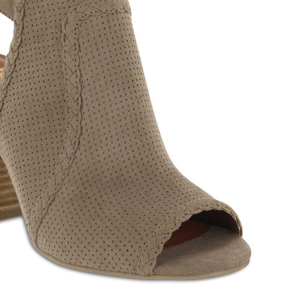 Perforated Peep Toe Block Heel Ankle Strap Bootie - Picture 4 of 4
